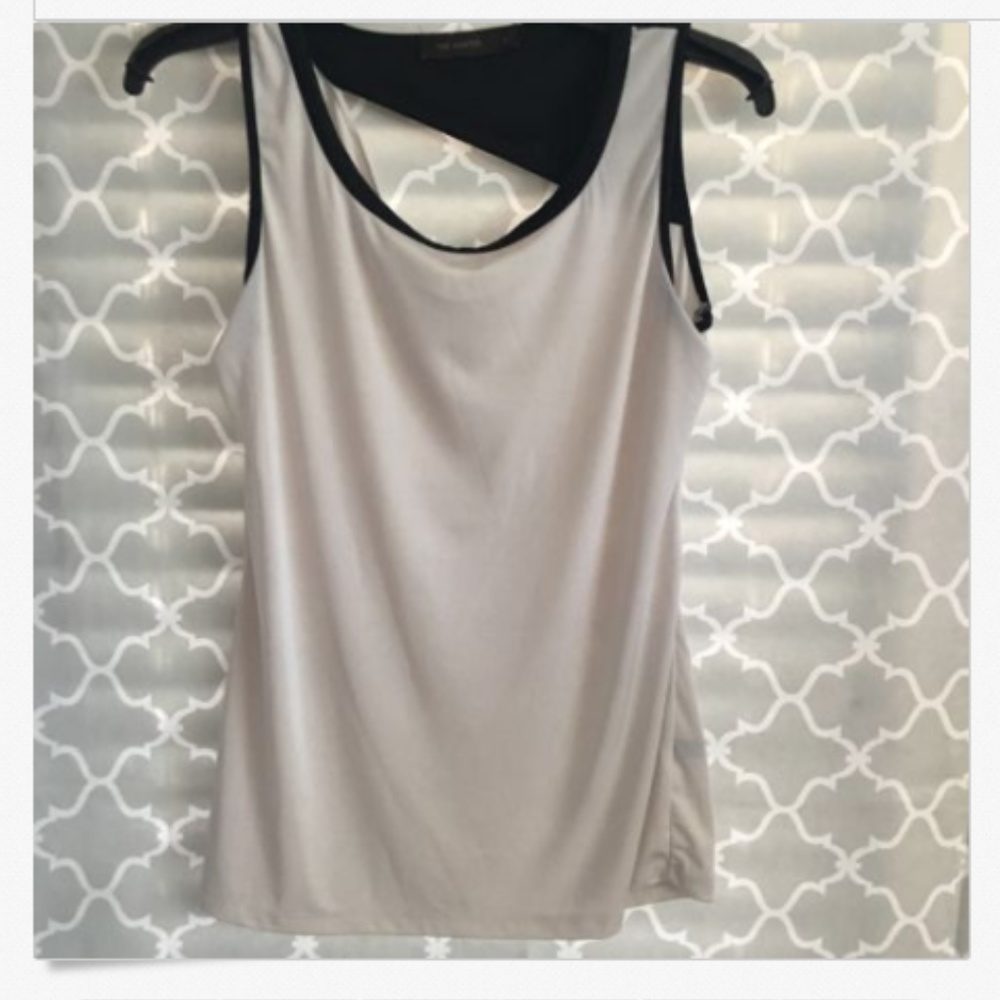 The Limited Sleeveless Blouse Cutout Back Medium